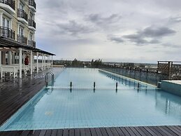 Champs Elysees Homestay by Landmark