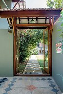 Hibiscus Earth - CGH Earth