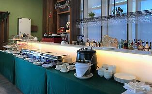 R&F Hotel and Apartment