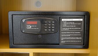 R&F Hotel and Apartment