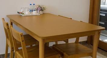 R&F Hotel and Apartment