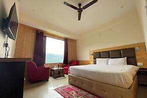 The Royal Vista