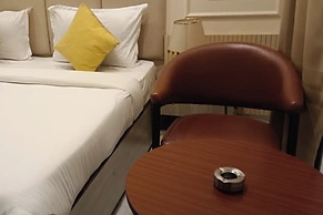 Airport Hotel Classic Crowne