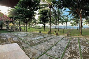 Beach Rock Resort Belitung