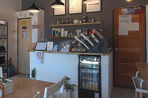 Hometel Barrio House Mactan