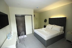 The Paragon Hotel And Restaurant