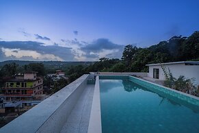 ELIVAAS Kamerios Verano 1 BHK with Pool