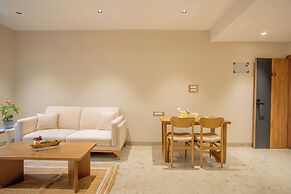 ELIVAAS Kamerios Verano 1 BHK with Pool