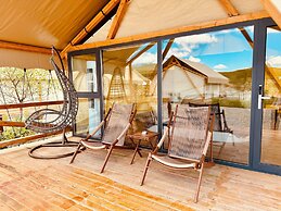 QING Luxury Campground Hotel