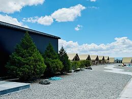 QING Luxury Campground Hotel