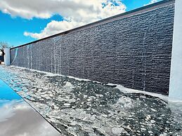 QING Luxury Campground Hotel