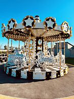 QING Luxury Campground Hotel