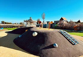 QING Luxury Campground Hotel