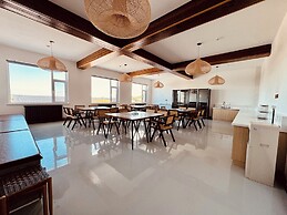 QING Luxury Campground Hotel