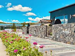 QING Luxury Campground Hotel