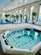 QING Luxury Campground Hotel