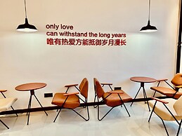 QING Luxury Campground Hotel