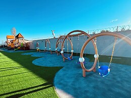 QING Luxury Campground Hotel