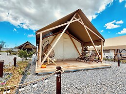 QING Luxury Campground Hotel