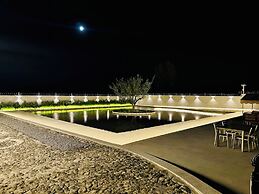 QING Luxury Campground Hotel