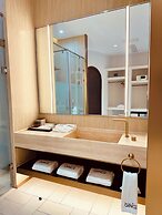 QING Luxury Campground Hotel