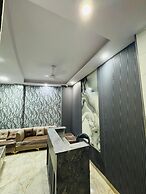 Hotel R Crown Banquet And Rooms
