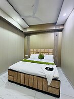 Hotel R Crown Banquet And Rooms