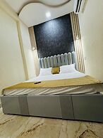 Hotel R Crown Banquet And Rooms