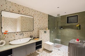 ELIVAAS Kamerios Brisa 1BHK with Jacuzzi