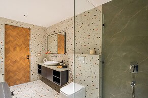 ELIVAAS Kamerios Brisa 1BHK with Jacuzzi