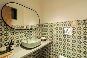 ELIVAAS Kamerios Maris 1 BHK Jacuzzi