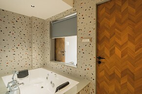 ELIVAAS Kamerios Maris 1 BHK Jacuzzi