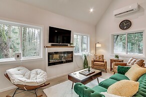 Near Rivers & Boating: Home w/ Hot Tub in Longview