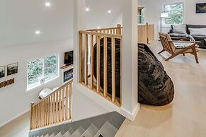 Near Rivers & Boating: Home w/ Hot Tub in Longview