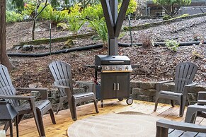 Near Rivers & Boating: Home w/ Hot Tub in Longview