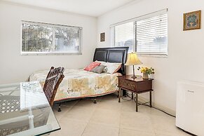 Waterfront Condo w/ Dock in Fort Lauderdale!