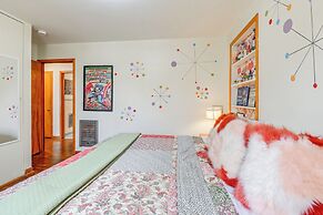 6 Mi to Downtown: 70s-themed Home in Nashville!