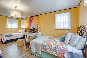 6 Mi to Downtown: 70s-themed Home in Nashville!