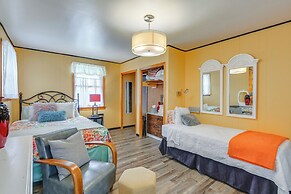 6 Mi to Downtown: 70s-themed Home in Nashville!