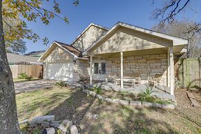 Pool Table & Patio w/ Bar: Spacious Houston Gem!