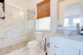 Stylish Home Near Lake Travis w/ Entertainment