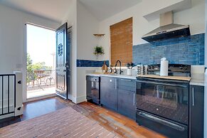 Stylish Home Near Lake Travis w/ Entertainment