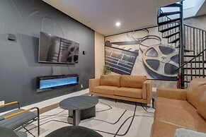 Stylish Home Near Lake Travis w/ Entertainment