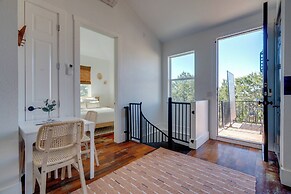 Stylish Home Near Lake Travis w/ Entertainment
