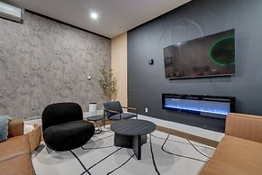 Stylish Home Near Lake Travis w/ Entertainment