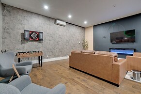 Stylish Home Near Lake Travis w/ Entertainment