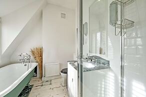 Contemporary 1 bed Apartment Chelsea