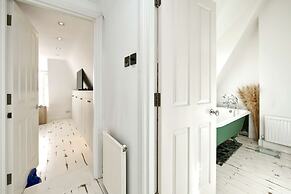 Contemporary 1 bed Apartment Chelsea