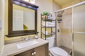 4 Mi to Lake Arrowhead: Cabin w/ Grill & Deck!