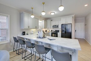 Luxe Waterfront Condo on Lake Hamilton w/ Balcony!